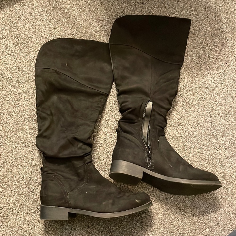 Suede boots